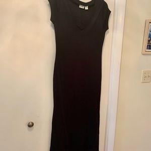 Black sleeved maxi dress
